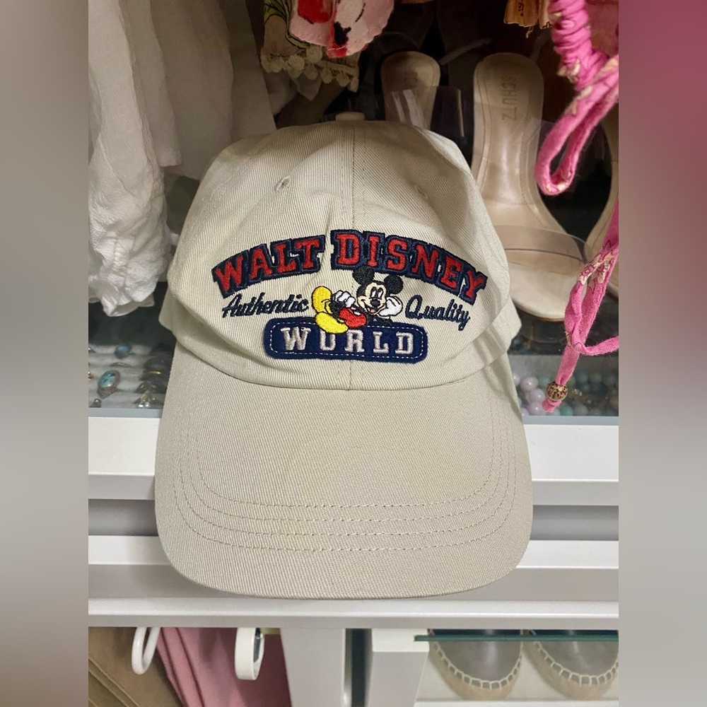DISNEY Walt Disney world Mickey embroidered hat